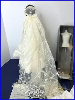 15 Franklin Mint Jackie O Kennedy Doll Vinyl Wedding Splendor & Gown Form #B