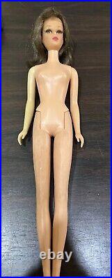 1960's Brunette Francie Barbie Doll Withcase & 9 Outfits Bendable Legs Original