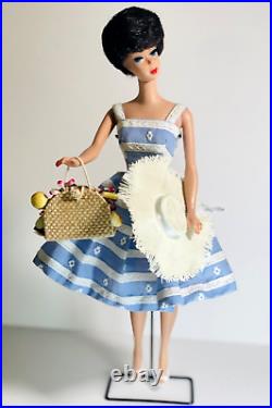 1961 BUBBLE CUT BARBIESHE IS PERFECT! In Original Mint Suburban Shopper Outfit