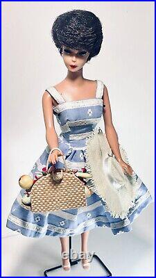 1961 BUBBLE CUT BARBIESHE IS PERFECT! In Original Mint Suburban Shopper Outfit