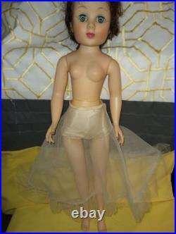 1961 Madame Alexander Jacqueline Kennedy Doll And American Character Friend