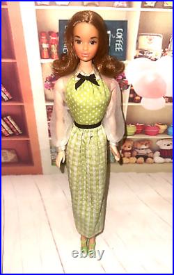 1972 Vintage Quick Curl Kelley In Original Green Gingham Dress #4221 Mattel