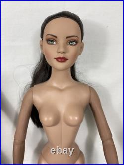 2007 Tonner 22 American Model Dolls Lot of 2 + Outfits + Accessories 2007 Tonner 22 American Model Dolls Lot of 2 + Outfits + Accessories