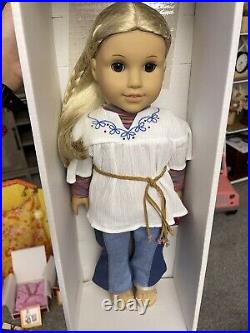 2009 NRFB MINT Julie Albright American Girl Doll 18 with Book in Box