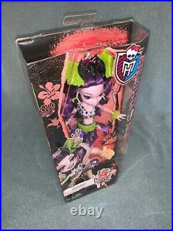 2015 Monster High Ghouls Getaway Elissabat doll NRFB