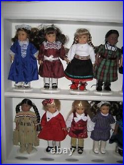 25th Anniversary Set of 12 Dolls American Girl Mini Doll Shelf Books Stands 2011