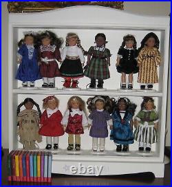 25th Anniversary Set of 12 Dolls American Girl Mini Doll Shelf Books Stands 2011