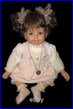 Adora Doll SUSIE 19 By Frank Yong LE 25/589 Necklace Vintage MINT