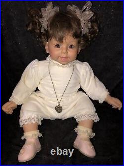 Adora Doll SUSIE 19 By Frank Yong LE 25/589 Necklace Vintage MINT