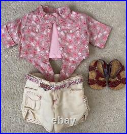 American Girl Doll Nicki 2007 Girl of the Year with Book & Accessory/Outfit Lot