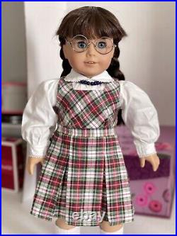 American Girl/PC Molly Tagged 1986 in Her PC 1997 School Dress with extras 10th An