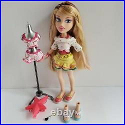 BRATZ Sweet Dreamz Siernna Doll MGA Skirt Shirt Comb Brush Sandals Shoes Pajamas