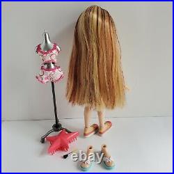 BRATZ Sweet Dreamz Siernna Doll MGA Skirt Shirt Comb Brush Sandals Shoes Pajamas