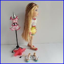 BRATZ Sweet Dreamz Siernna Doll MGA Skirt Shirt Comb Brush Sandals Shoes Pajamas