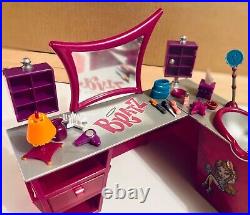 Bratz Dolls HUGE LOT Y2K MGA 1st Edition 2001 + RARE E Cafe & Stylin' Hair Salon