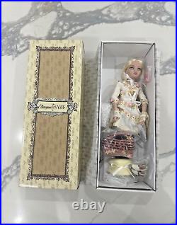 Ellowyne Wilde doll Pale Memories 16 Tonner Mint in box