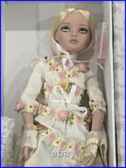 Ellowyne Wilde doll Pale Memories 16 Tonner Mint in box