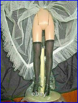 Franklin Mint 15 Vinyl Scarlett Doll in Mourning Dress pre-owned