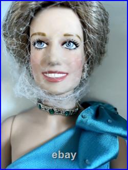 Franklin Mint 16Vinyl PRINCESS DIANA DOLL in Aquamarine Gown & Accessories NRFB