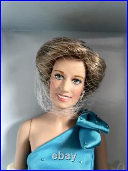 Franklin Mint 16Vinyl PRINCESS DIANA DOLL in Aquamarine Gown & Accessories NRFB