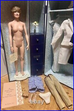 Franklin Mint 16 Vinyl Princess Diana Doll, Trunk, Outfits, Form & accessories