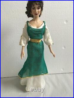 Franklin Mint 16 Vinyl Roman Empress JULIA Doll in Roman ENSEMBLE, SHOES, STAND