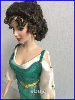 Franklin Mint 16 Vinyl Roman Empress JULIA Doll in Roman ENSEMBLE, SHOES, STAND