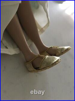 Franklin Mint 16 Vinyl Roman Empress JULIA Doll in Roman ENSEMBLE, SHOES, STAND