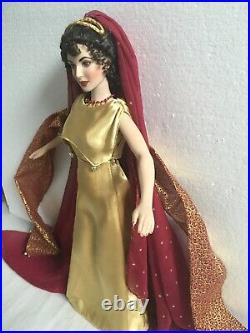 Franklin Mint 16 Vinyl Roman Empress JULIA Doll in Roman Gown ENSEMBLE