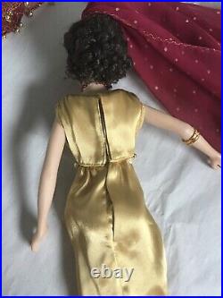 Franklin Mint 16 Vinyl Roman Empress JULIA Doll in Roman Gown ENSEMBLE