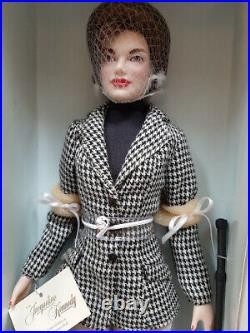 Franklin Mint 1999 Jacqueline Kennedy Equestrian 15 vinyl doll Rare, NRFB