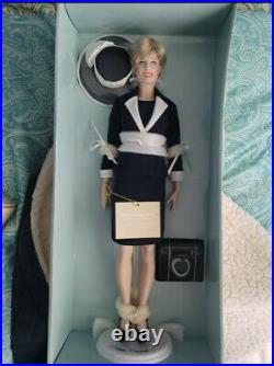Franklin Mint Diana Navy B. White Suit Inspecting of The Guard Portrait Doll NEW