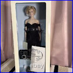 Franklin Mint Diana, Princess of Glamour Limited Edition Portrait Doll The Crown