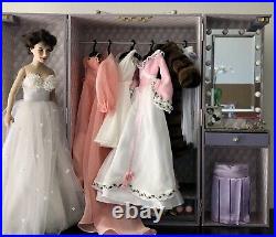 Franklin Mint ELIZABETH TAYLOR Vinyl Portrait Doll and Wardrobe Ensemble Trunk