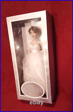 Franklin Mint Elizabeth Taylor Vinyl Portrait Doll with Box Stand Has Tag Read