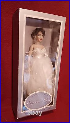 Franklin Mint Elizabeth Taylor Vinyl Portrait Doll with Box Stand Has Tag Read