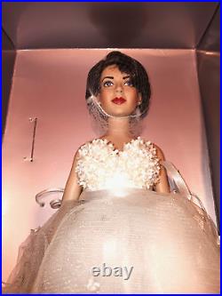 Franklin Mint Elizabeth Taylor Vinyl Portrait Doll with Box Stand Has Tag Read