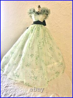Franklin Mint Gone with the Wind Scarlett O'hara Doll, Trunk, 6 Outfits, Beautiful