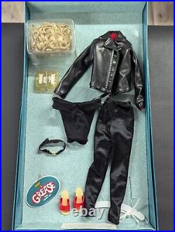 Franklin Mint Grease Sandy Portrait Doll with 5 Add Outfits Olivia Newton John