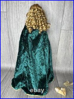 Franklin Mint Guinevere Knighthood Ensemble Vinyl 15 Doll Faded Dress