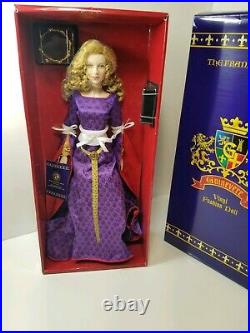 Franklin Mint Guinevere Vinyl Portrait Doll 16 With Royal Crown