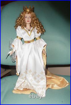 Franklin Mint Guinevere Vinyl doll in Rare Etheral Bride Ensemble MWT