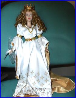 Franklin Mint Guinevere Vinyl doll in Rare Etheral Bride Ensemble MWT