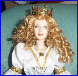 Franklin Mint Guinevere Vinyl doll in Rare Etheral Bride Ensemble MWT