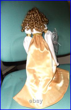 Franklin Mint Guinevere Vinyl doll in Rare Etheral Bride Ensemble MWT