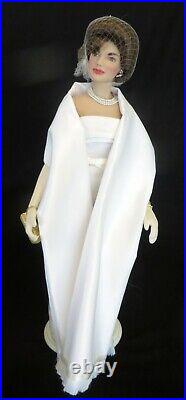 Franklin Mint JACKIE 16 Vinyl Doll in Original Box withCOA & BONUS NRFB Outfit
