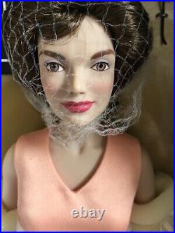 Franklin Mint JACKIE KENNEDY 15 Vinyl DOLL in Peach Dress, Jewelry + Stand NRFB