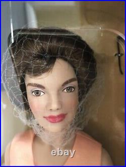 Franklin Mint JACKIE KENNEDY 15 Vinyl DOLL in Peach Dress, Jewelry + Stand NRFB