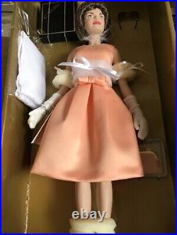 Franklin Mint JACKIE KENNEDY 15 Vinyl DOLL in Peach Dress, Jewelry + Stand NRFB