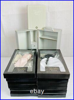 Franklin Mint Jackie Kennedy Accessories Wardrobe WithTrunk 12 Outfits